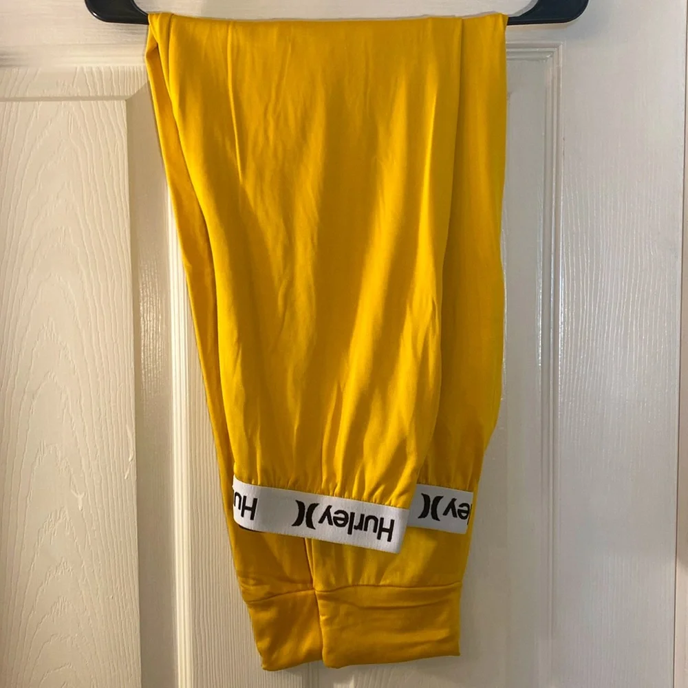 Hurley Vibrant Misted Yellow Hoodie Jogger Set NWTs - Picture 5 of 9